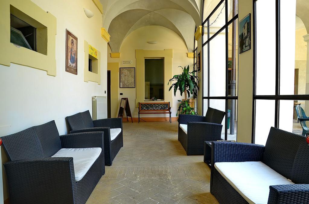 Ostello Palazzo Pierantoni Foligno Exterior foto