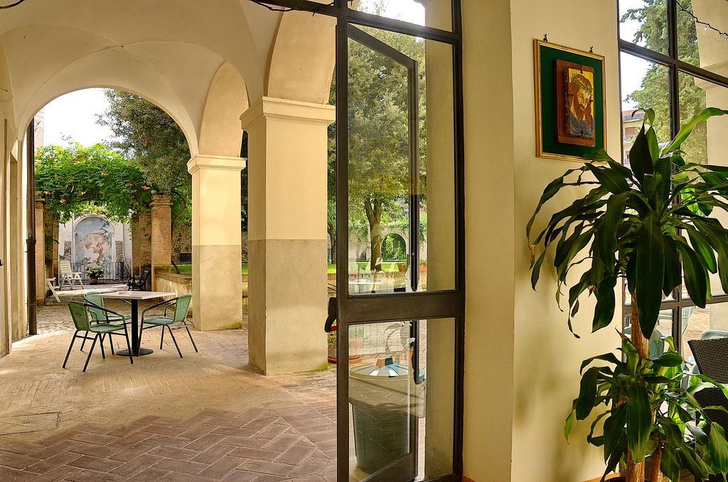 Ostello Palazzo Pierantoni Foligno Exterior foto