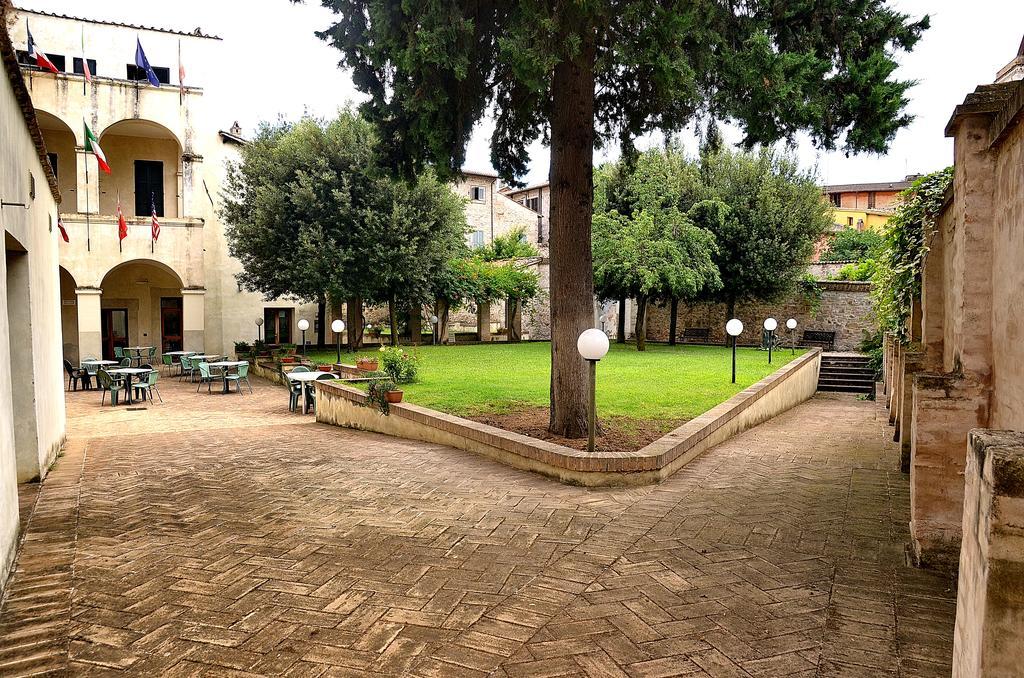 Ostello Palazzo Pierantoni Foligno Exterior foto