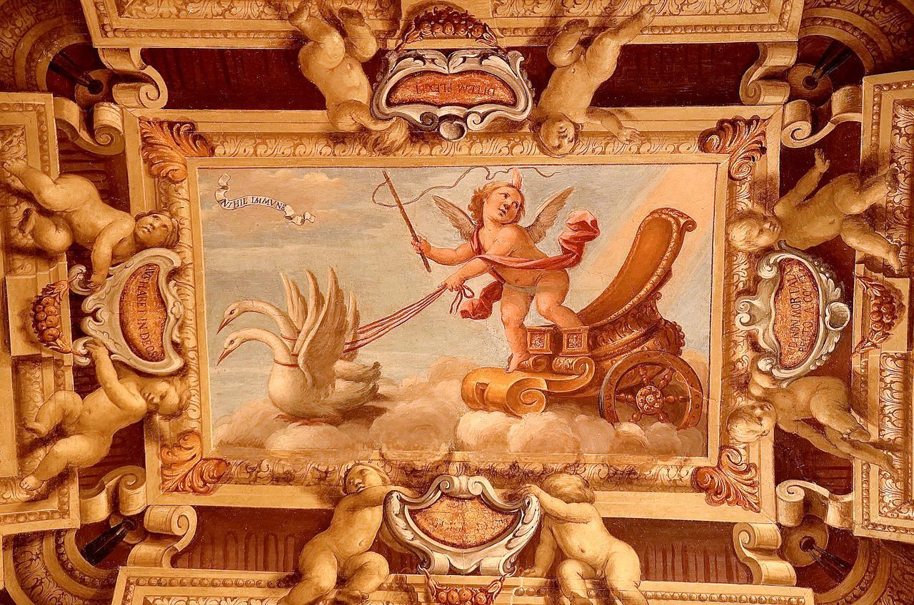 Ostello Palazzo Pierantoni Foligno Exterior foto