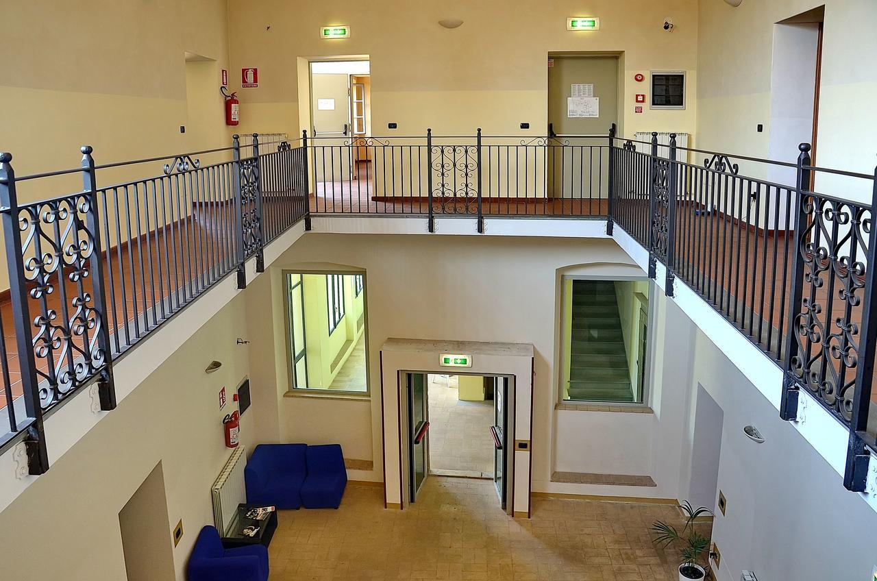 Ostello Palazzo Pierantoni Foligno Exterior foto