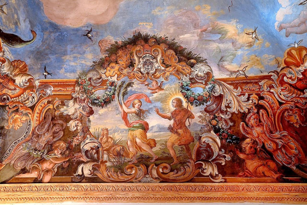 Ostello Palazzo Pierantoni Foligno Exterior foto